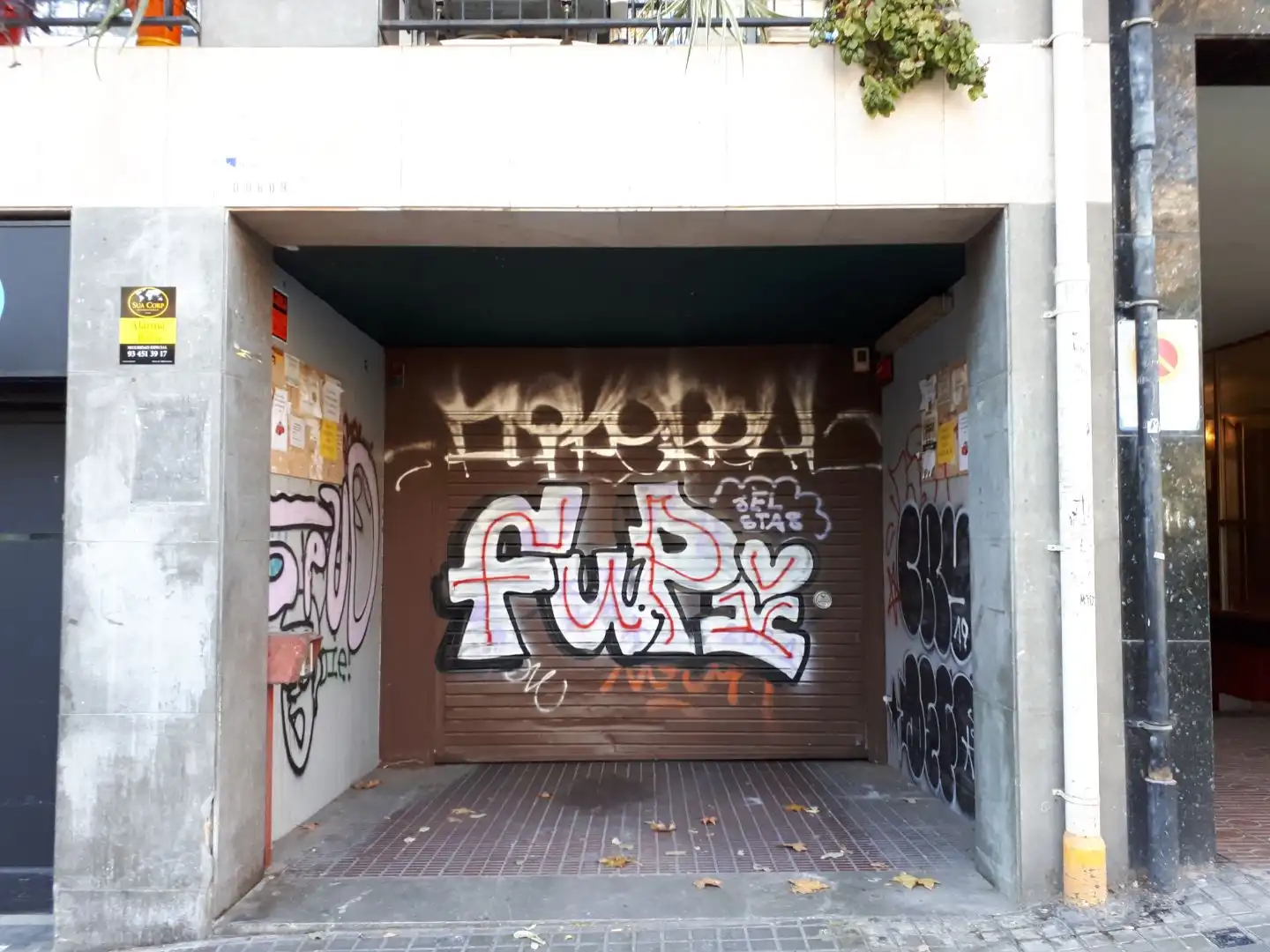 Exterior view of Garage for rent in Barcelona