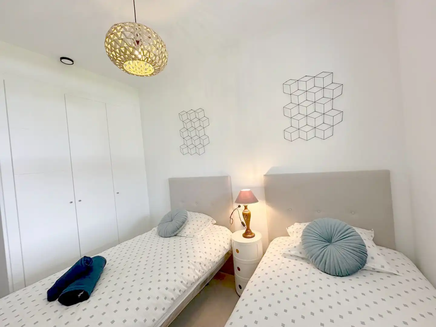 Dormitori de Planta baixa en venda en Estepona amb Aire condicionat, Terrassa i Moblat