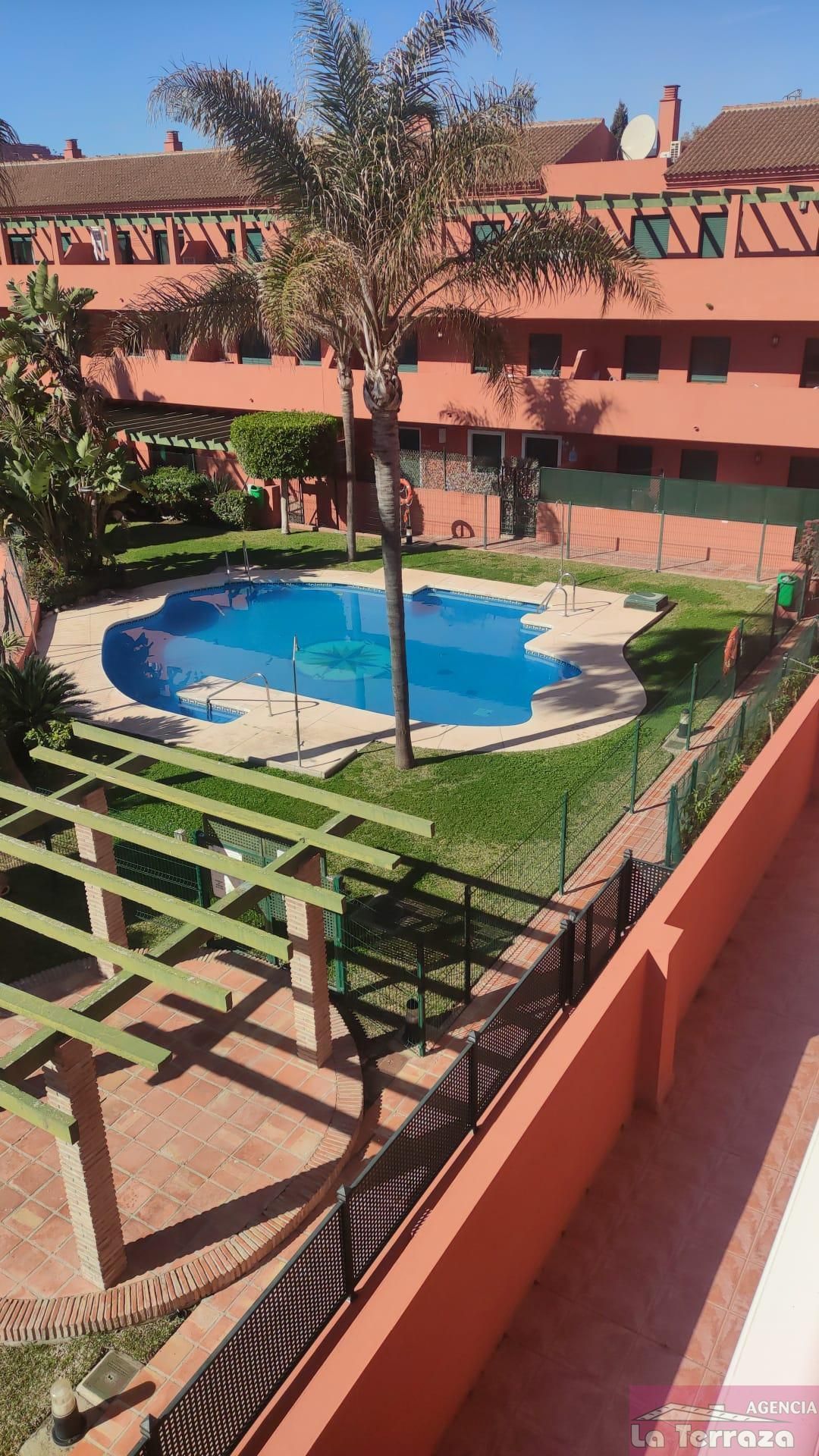 Piscina de Apartament en venda en Casares amb Aire condicionat, Terrassa i Piscina comunitària