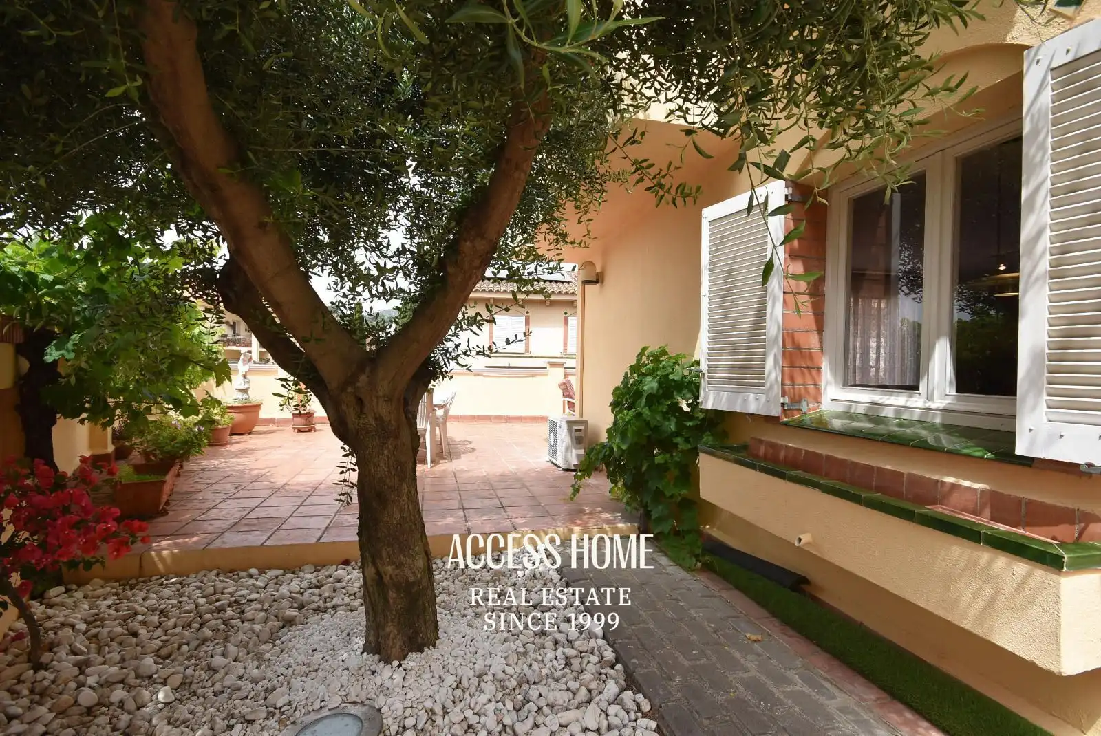 Exterior view of Houses for sale in Tiana  with Air Conditioner, Heating and Terrace