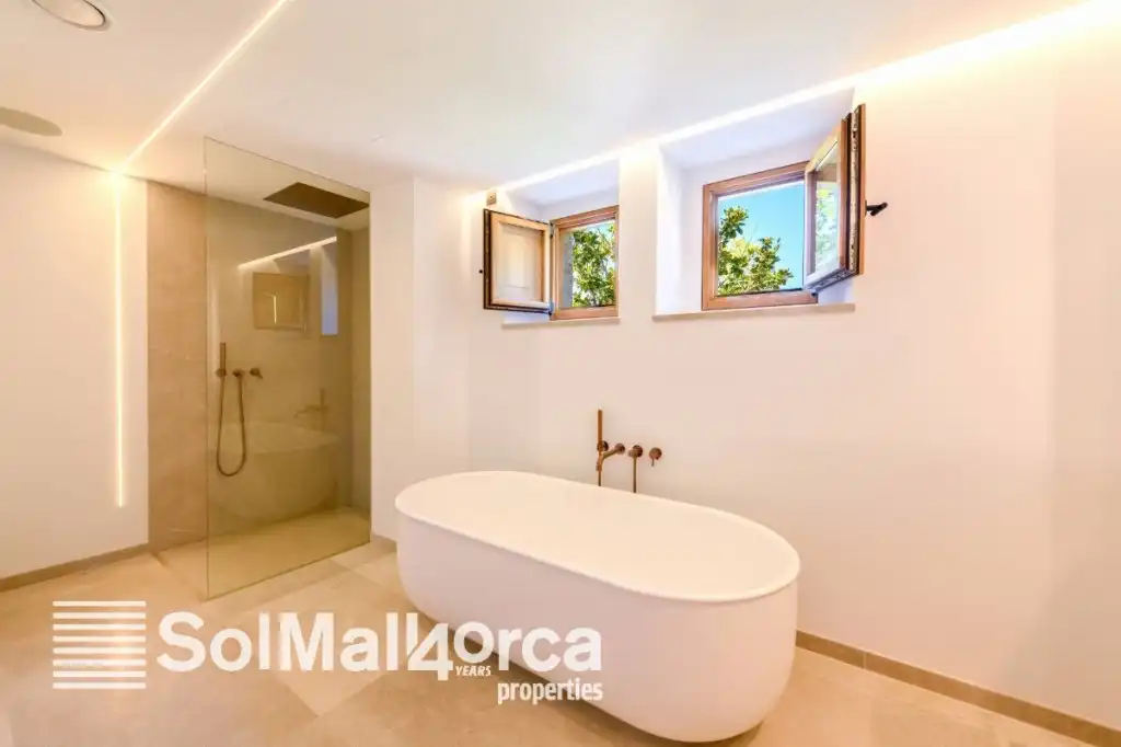 Bathroom of Country homes for sale in Pollença  with Air Conditioner, Heating and Private garden