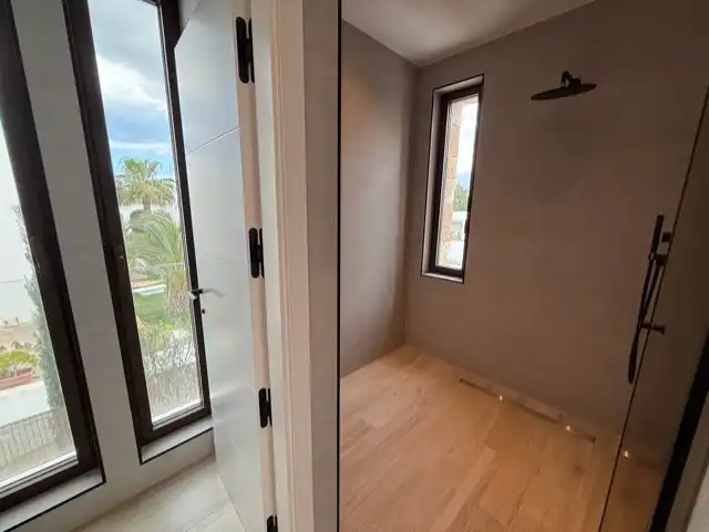 Bany de Casa o xalet en venda en Santa Eulària des Riu amb Aire condicionat, Calefacció i Jardí privat