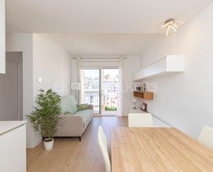 Sala d'estar de Apartament de lloguer en  Barcelona Capital amb Aire condicionat, Calefacció i Piscina