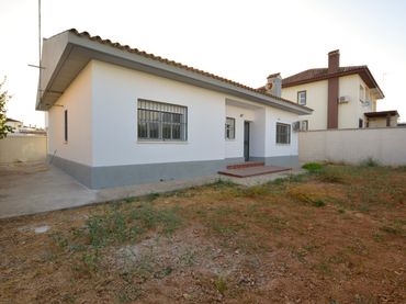 Xalet amb jardí en venda a Calle 28 de Febrero 5