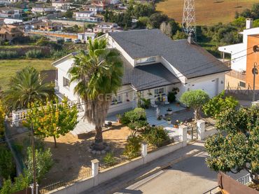 Casa amb balcó en venda a CL LLORER 26LLIÇA D'AMUNT (BARCELONA) 26