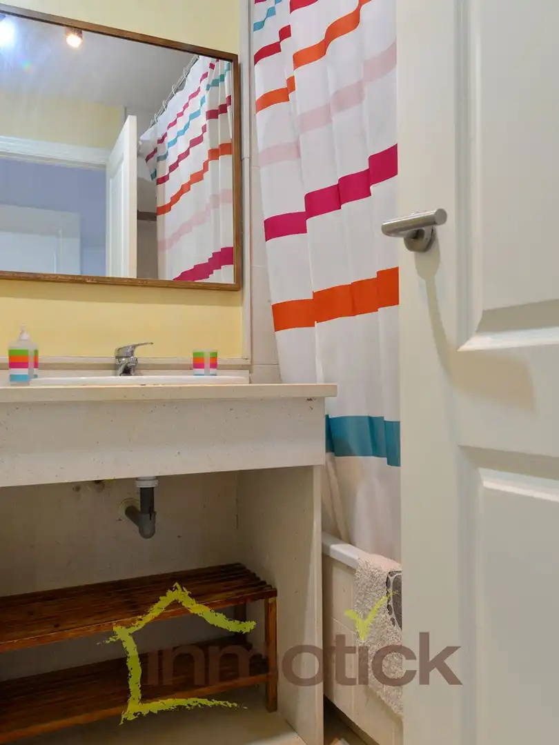 Badezimmer von Wohnung zur Miete in El Portil mit Möbliert