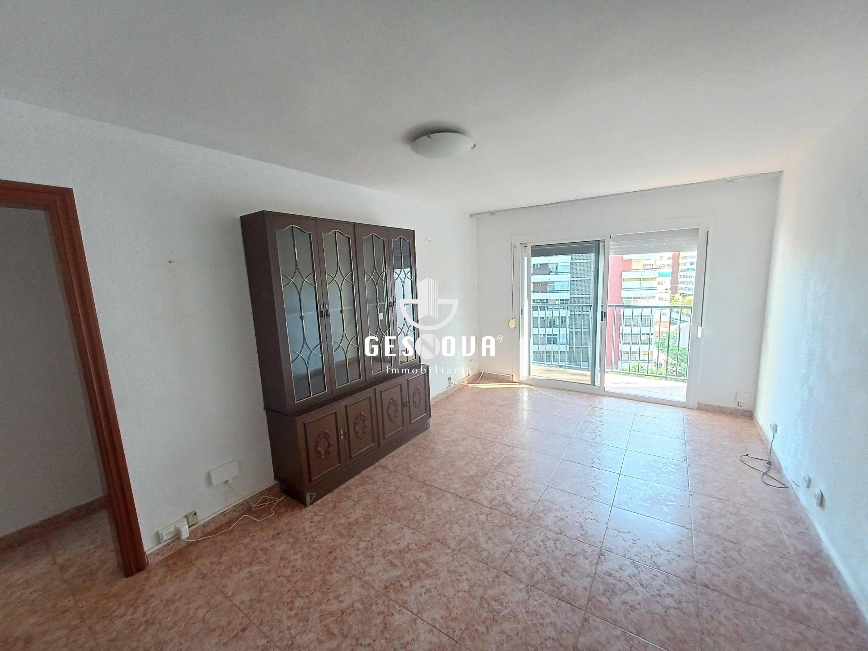 Bedroom of Flat for sale in L'Hospitalet de Llobregat  with Balcony