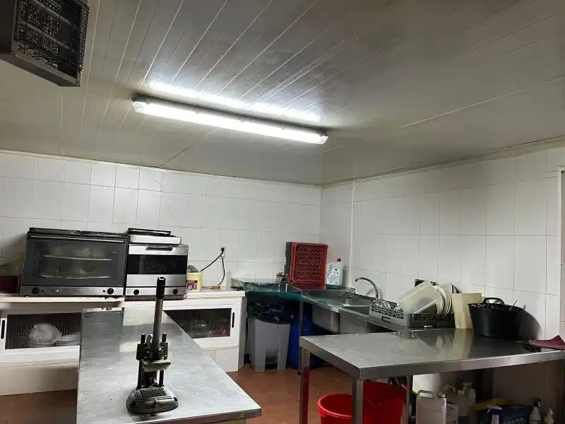 Cocina de Casa o chalet en venta en Cabezuela del Valle con Aire acondicionado, Calefacción y Terraza