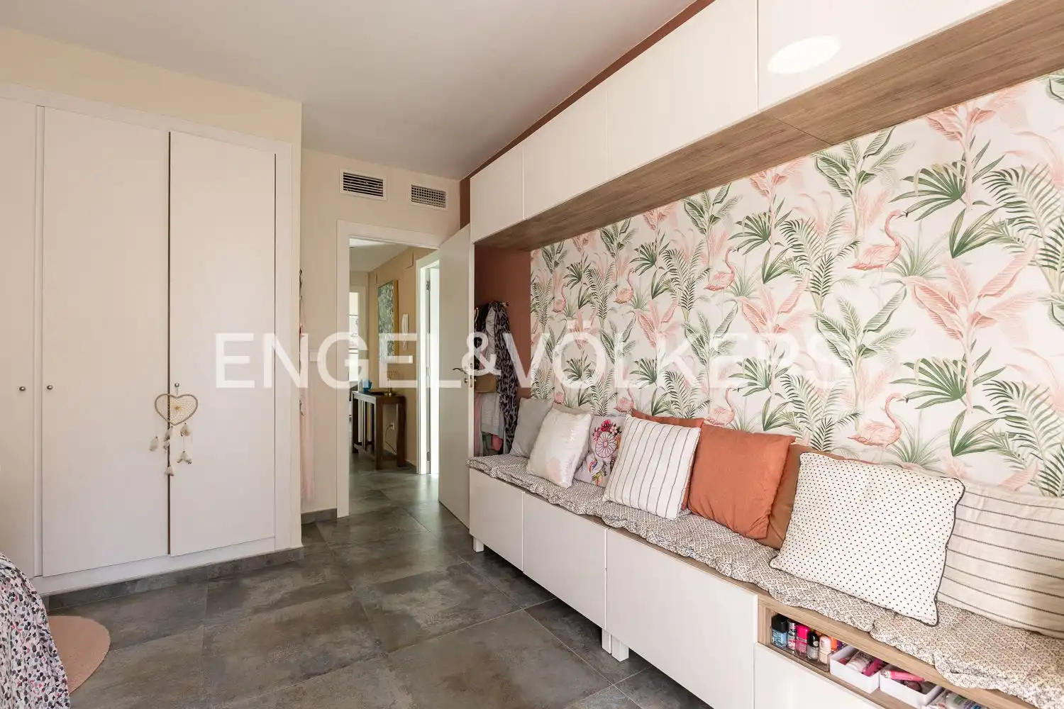 Houses for sale in Chiva  with Air Conditioner, Heating and Private garden