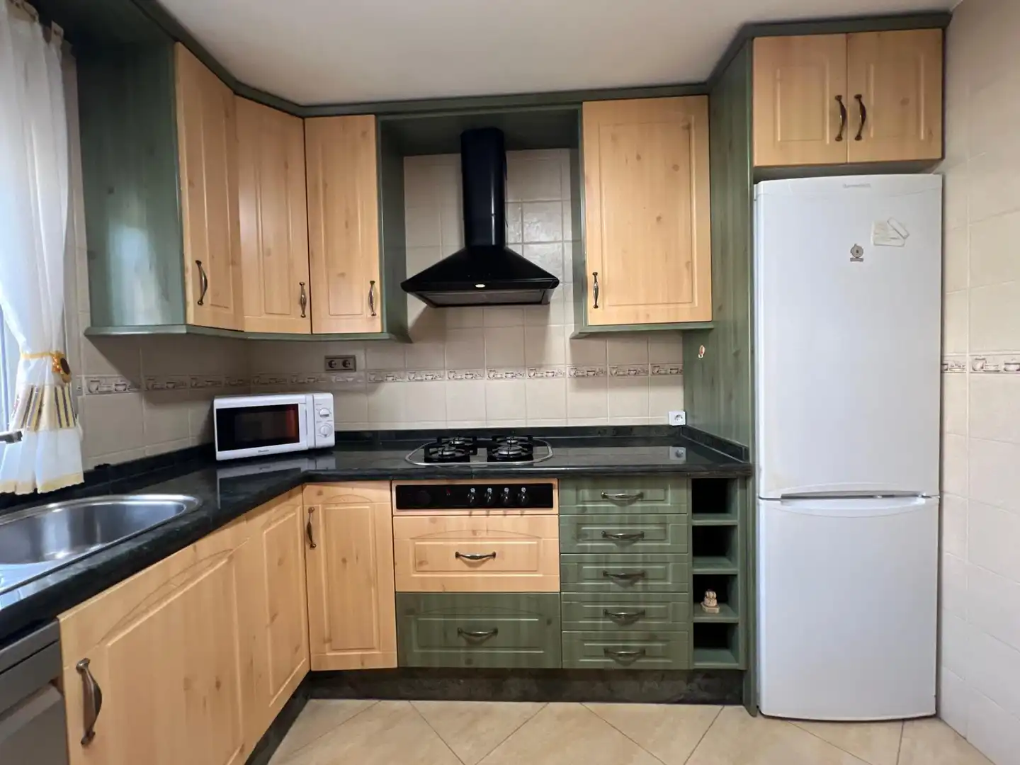 Cocina de Casa adosada en venta en La Nucia con Aire acondicionado, Jardín privado y Trastero