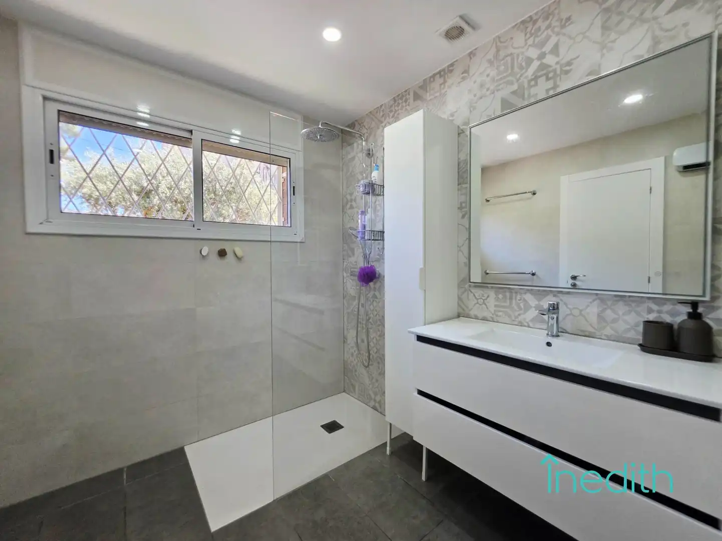 Bathroom of Detached homes for sale in Castelldefels  with Heating, Private garden and Terrace
