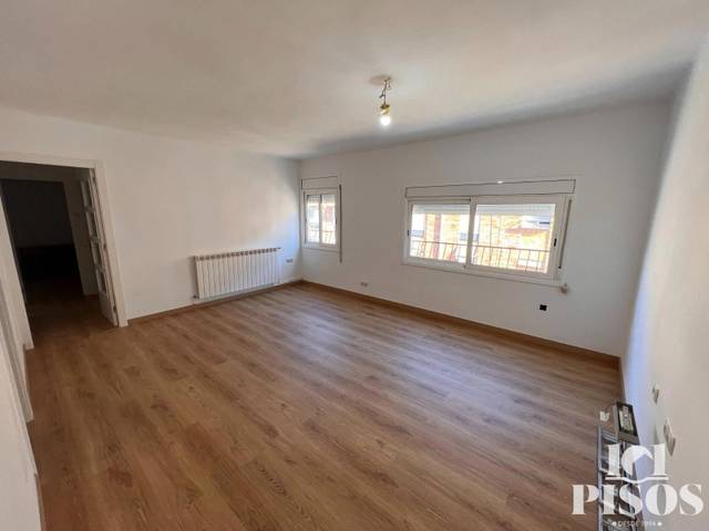 Piso en Alquiler en Hispanitat,De La en Can Boada