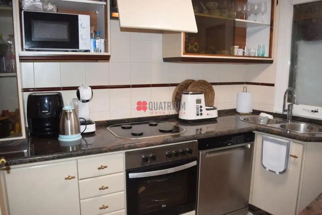 Cuina de Planta baixa en venda en A Coruña Capital  amb Calefacció i Traster