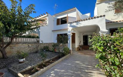 Vista exterior de Casa o xalet en venda en Cunit amb Calefacció, Jardí privat i Moblat