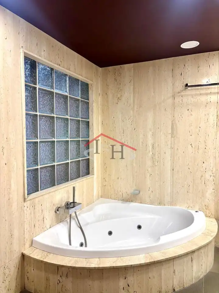 Bathroom of Flat for rent in León Capital   with Heating, Parquet flooring and Terrace