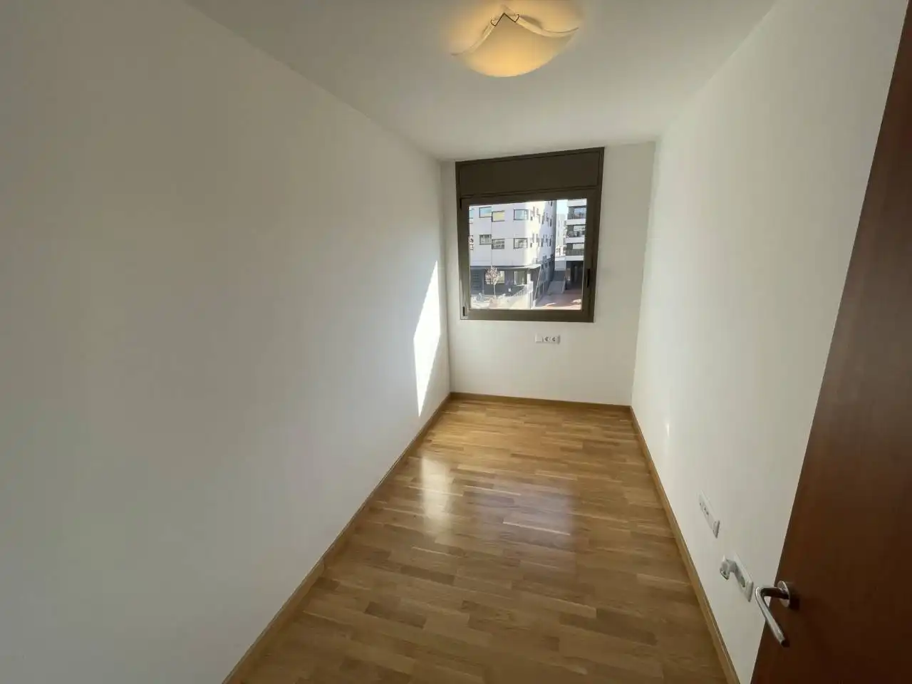 Flat for rent in Calle MIQUEL CASAS, Barri del Centre
