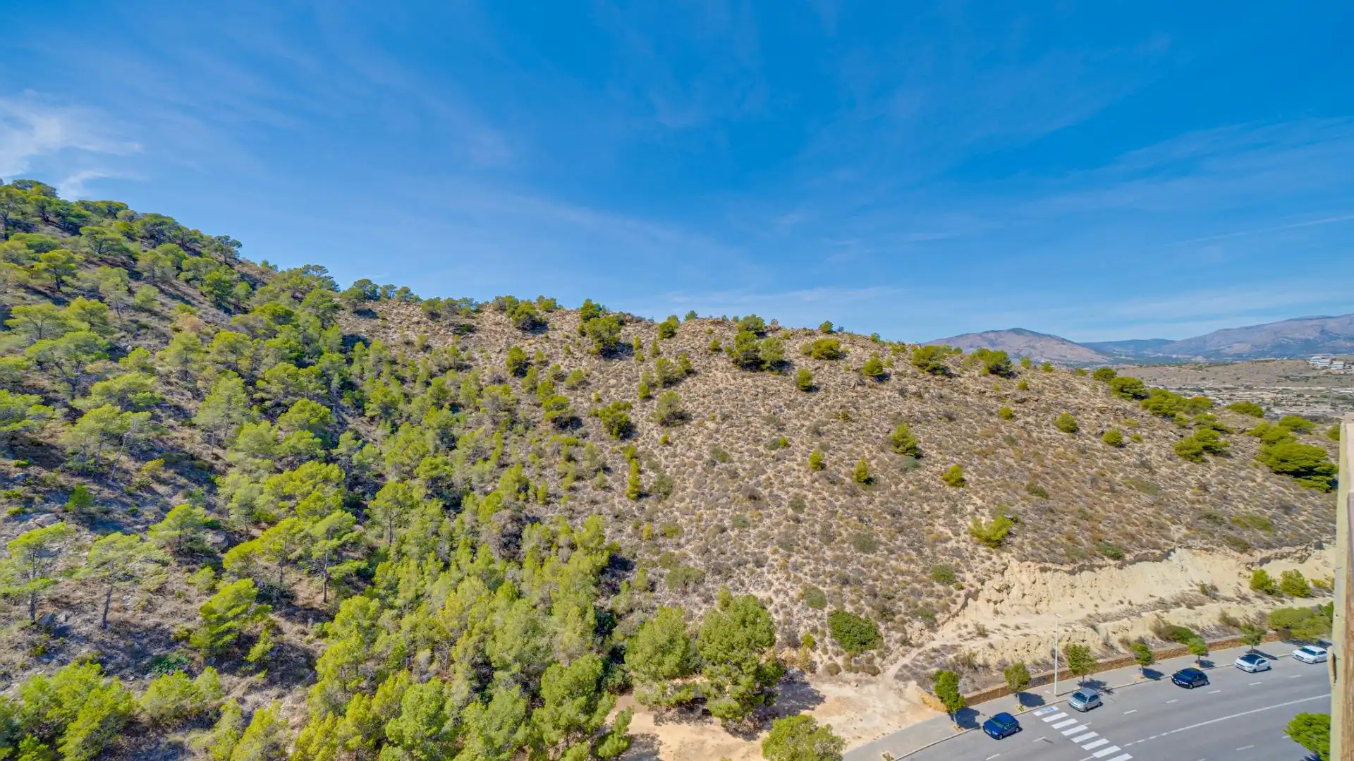 Attic for rent in Calle Ponent, Las Azaleas - Alkadir