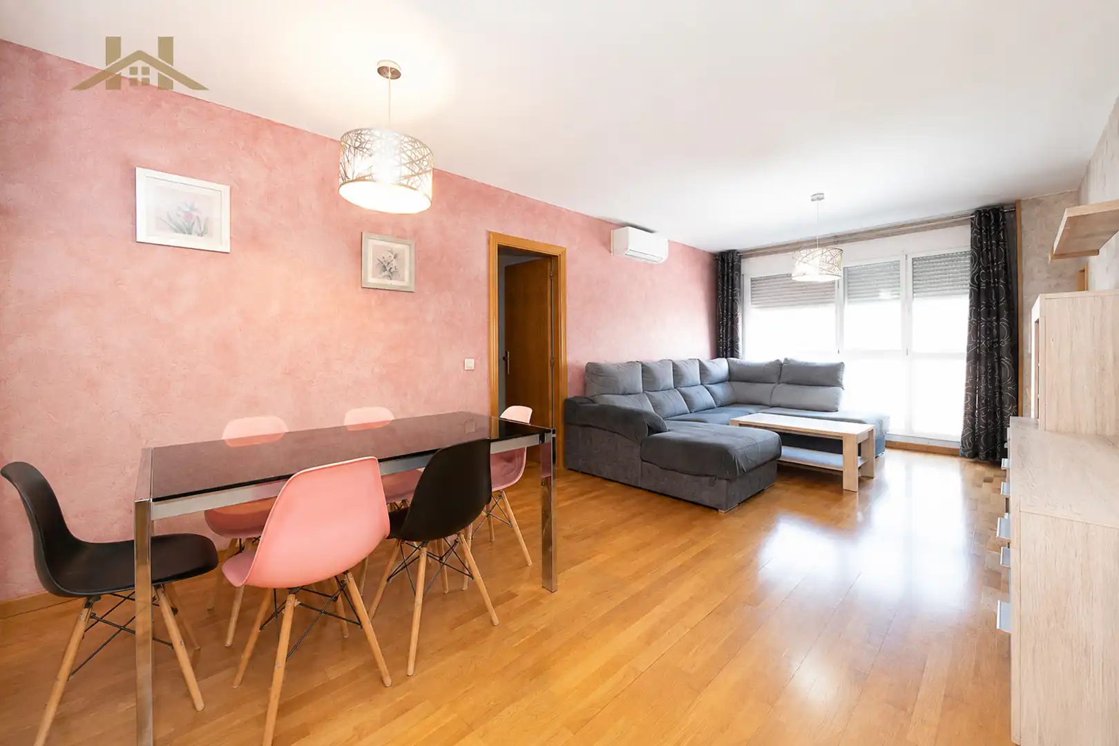 Living room of Flat for sale in Valdemoro  with Air Conditioner, Heating and Storage room