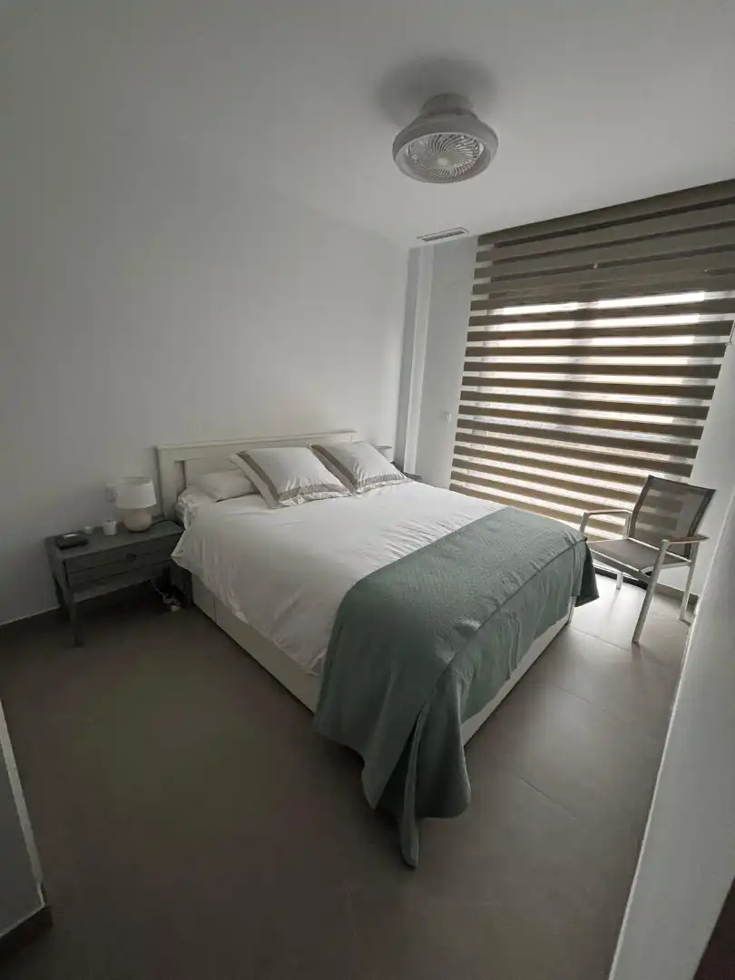 Habitación de Piso de alquiler en El Campello con Aire acondicionado, Calefacción y Terraza