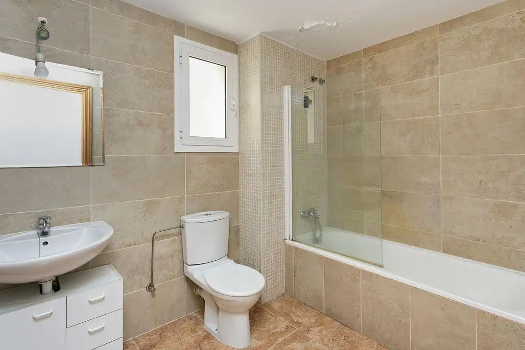 Badezimmer von Wohnung zum Verkauf in Igualada mit Heizung
