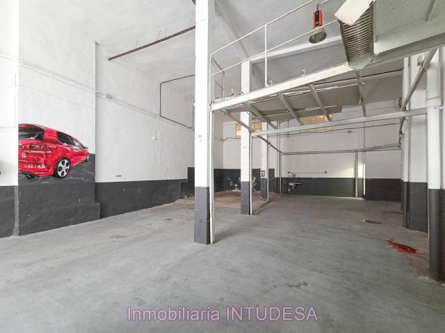 Local comercial en Alquiler en Trinquete en Centro