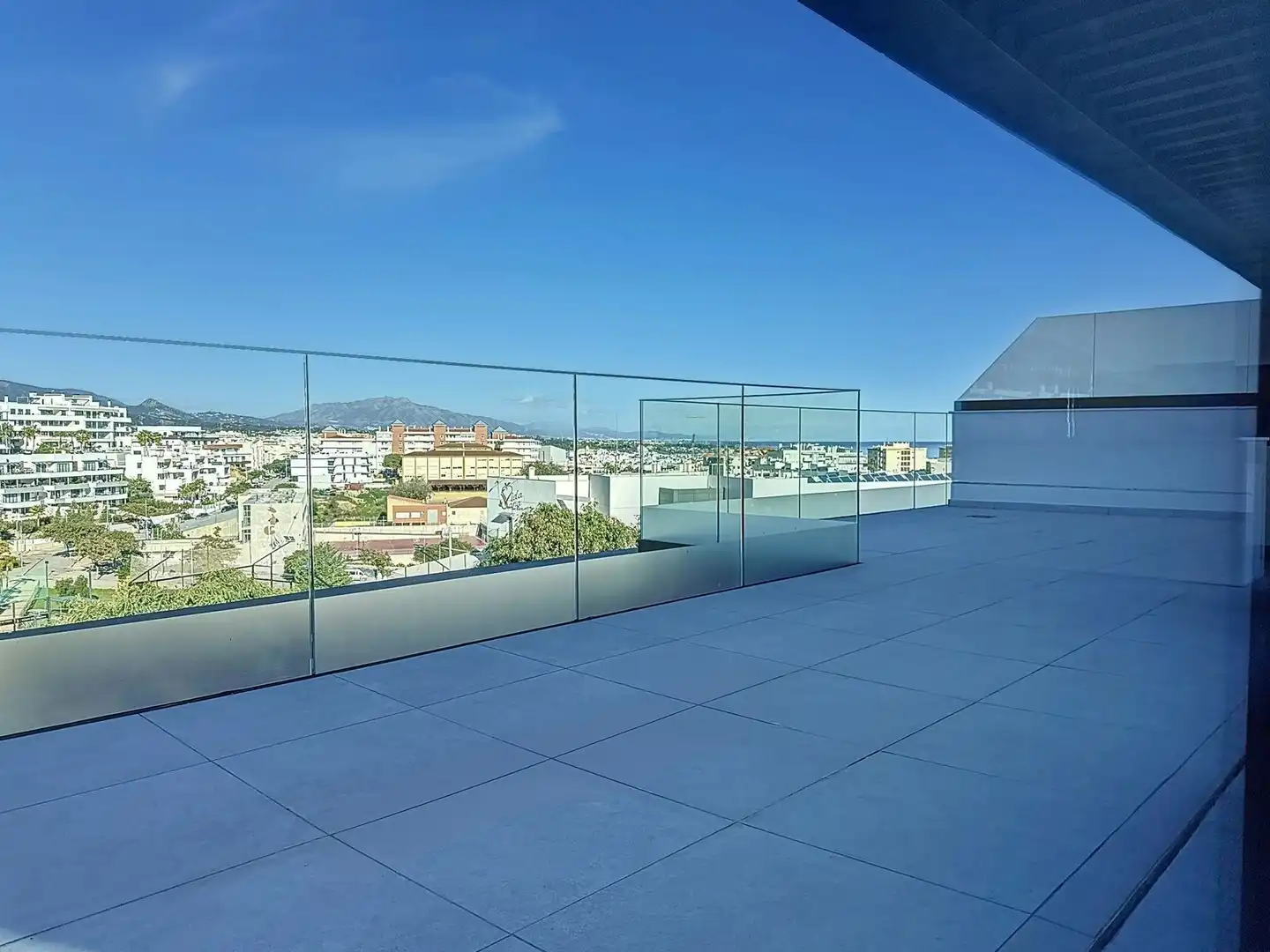 Apartamento con piscina en venta en Calle Eslovenia 5, imagen 16