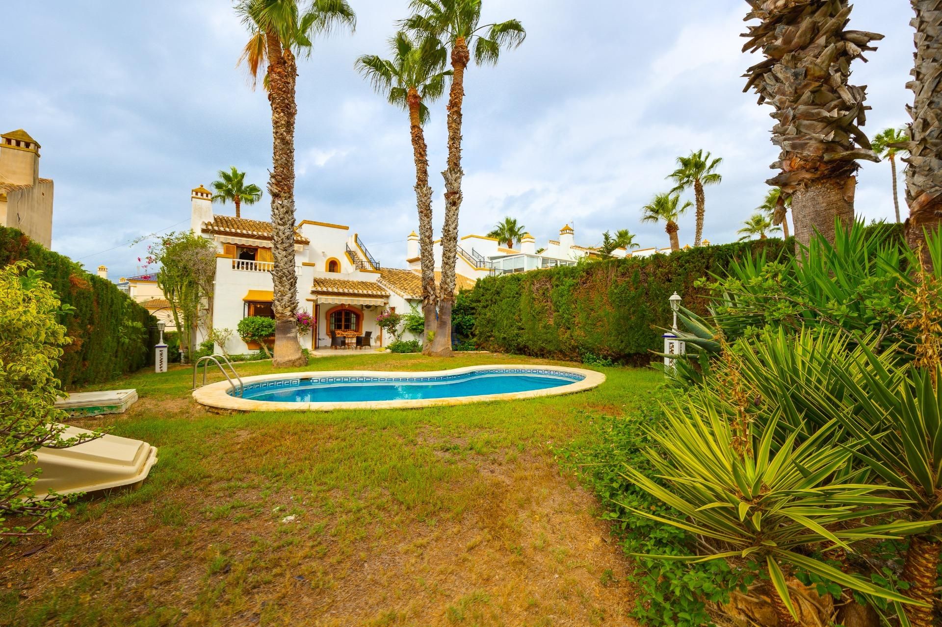 Garden of House or chalet for sale in Orihuela  with Air Conditioner and Swimming Pool