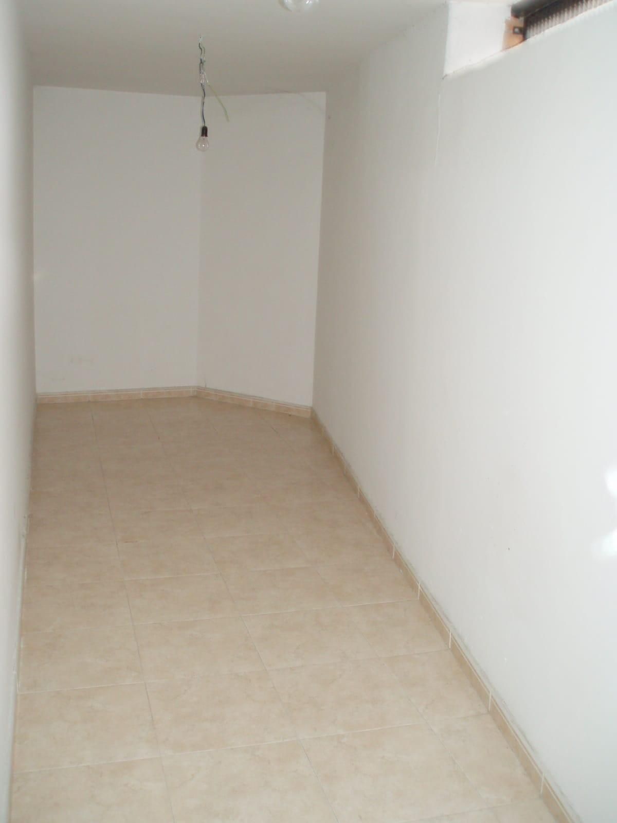 Box room to rent in Estación - Cruz Roja