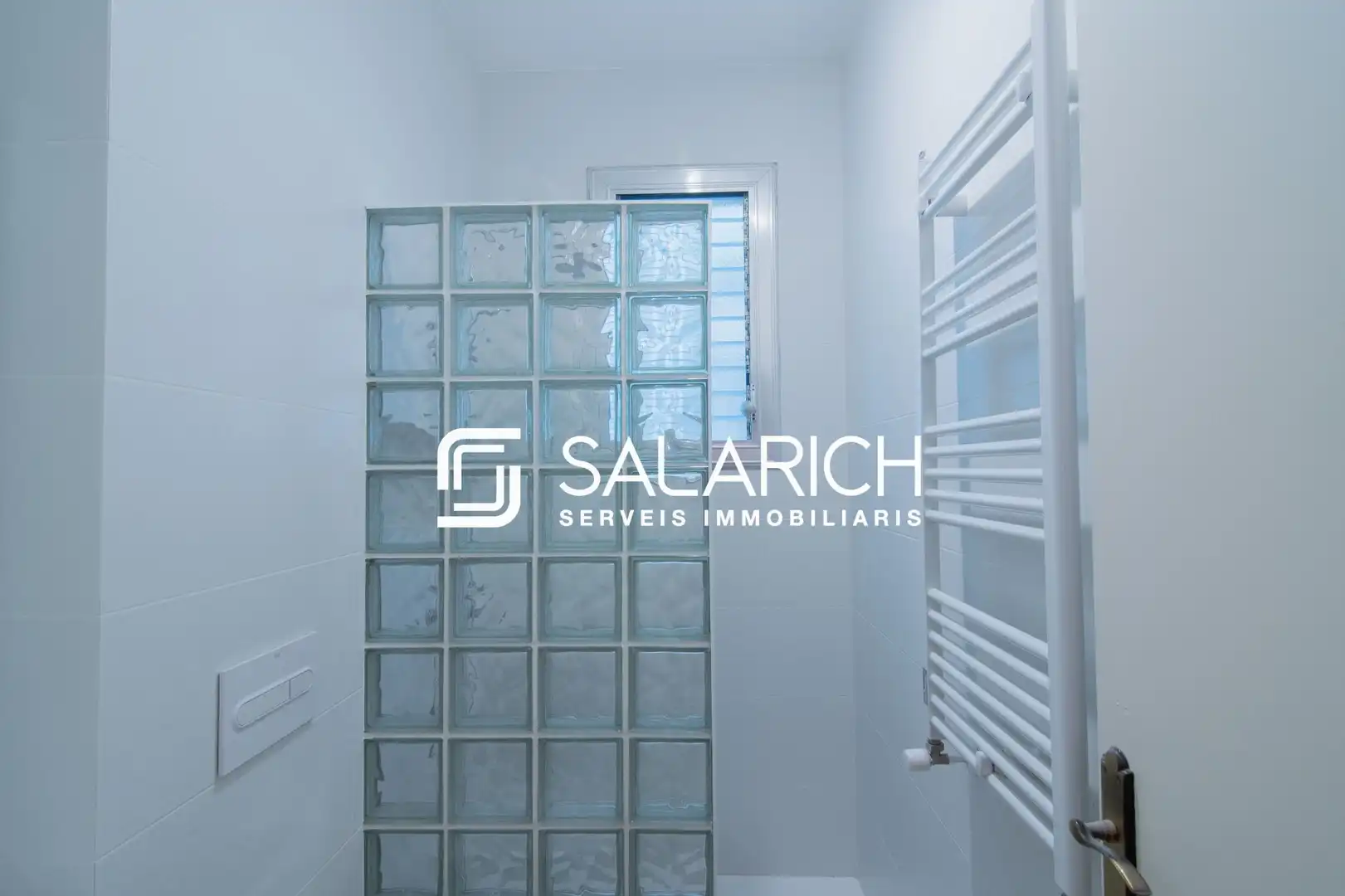 Baño de Piso en venta en Barcelona con Aire acondicionado, Calefacción y Terraza