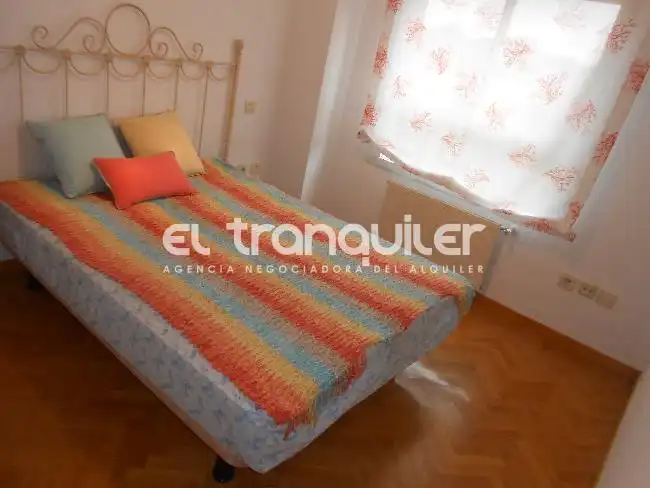 Bedroom of Flat for rent in Madrid  with Air Conditioner, Parquet flooring and Swimming Pool