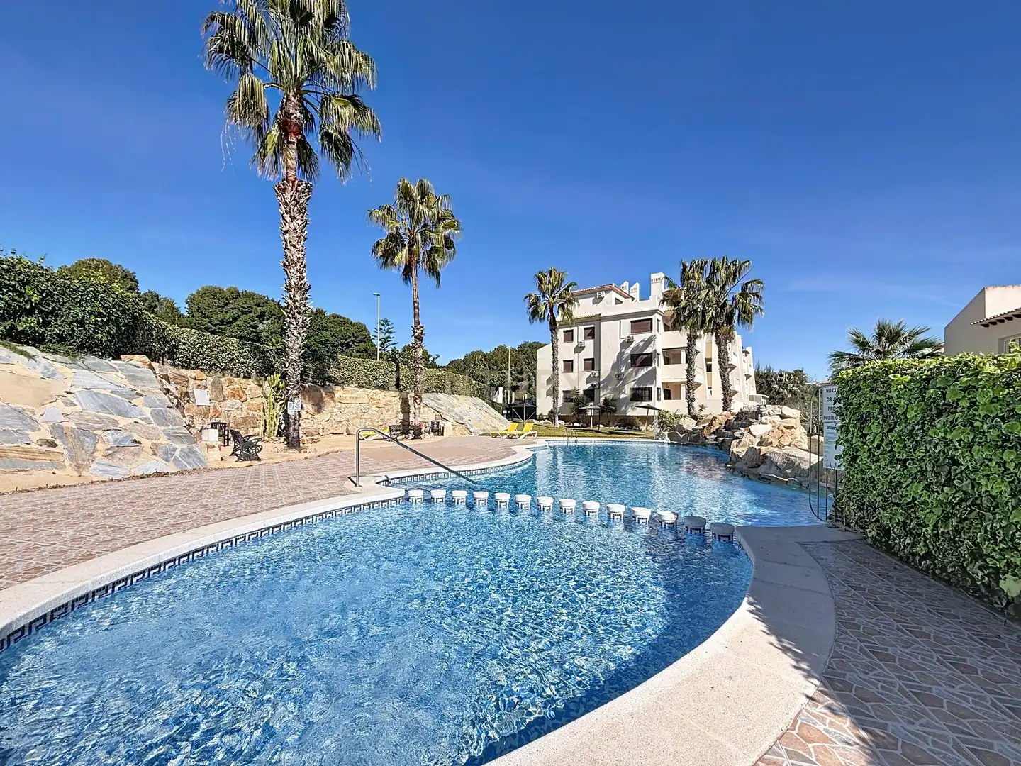 Piscina de Apartament en venda en Orihuela amb Aire condicionat, Traster i Piscina comunitària