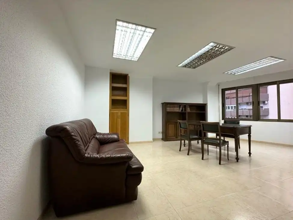 Oficina de alquiler en Centro