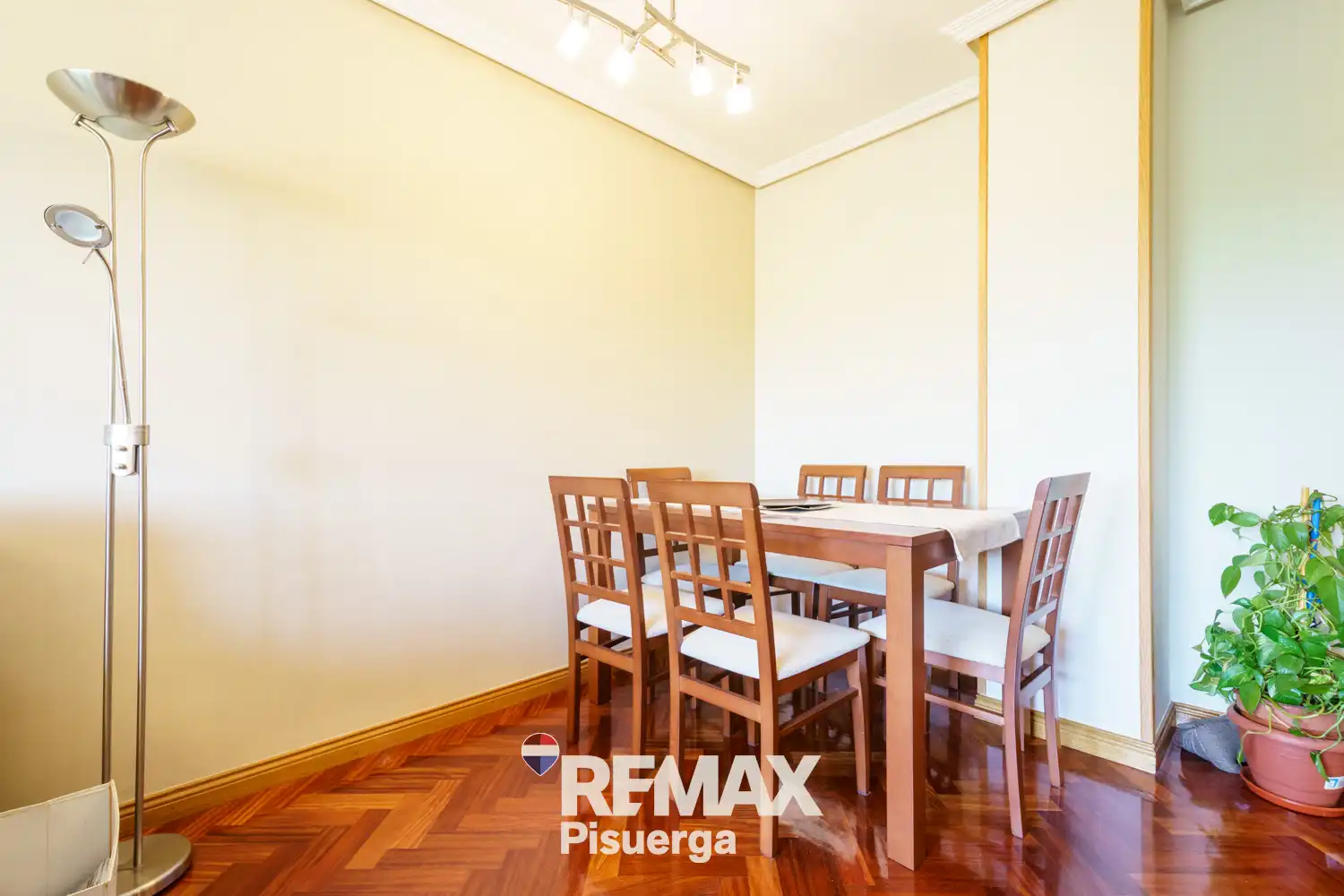 Comedor de Piso en venta en Valladolid con Aire acondicionado, Calefacción y Jardín privado
