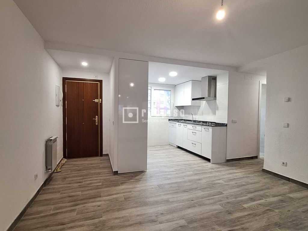 Kitchen of Flat for sale in  Madrid Capital  with Heating, Storage room and Alarm