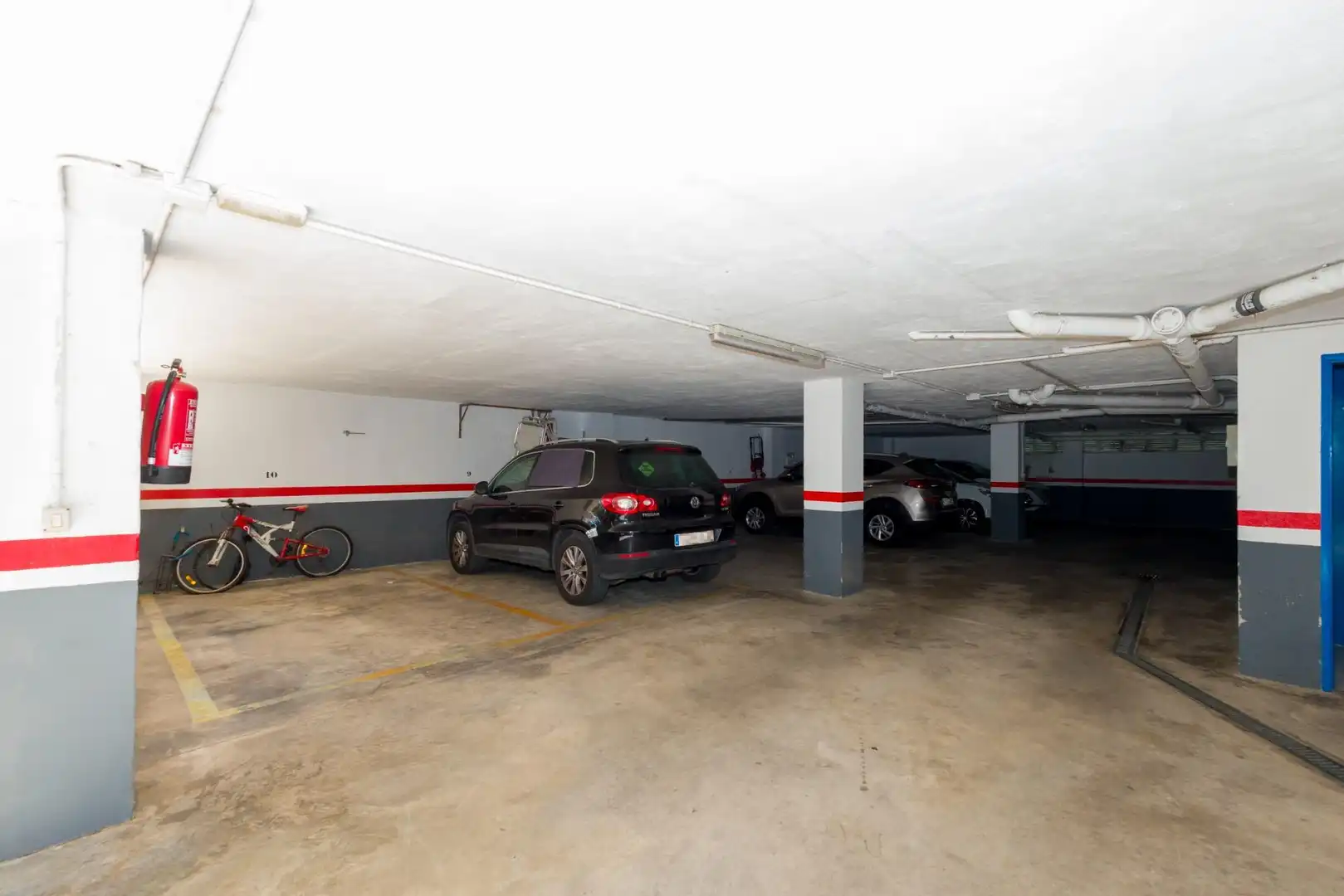 Parkplatz von Wohnungen zum Verkauf in Benicasim / Benicàssim mit Privatgarten, Terrasse und Gemeinschaftspool