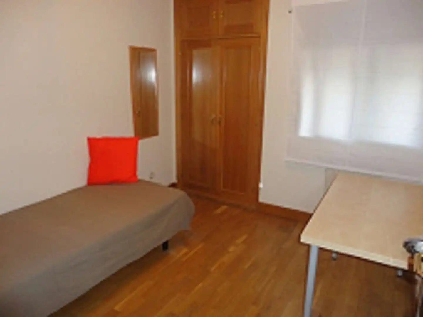 Habitación en Avenida Europa