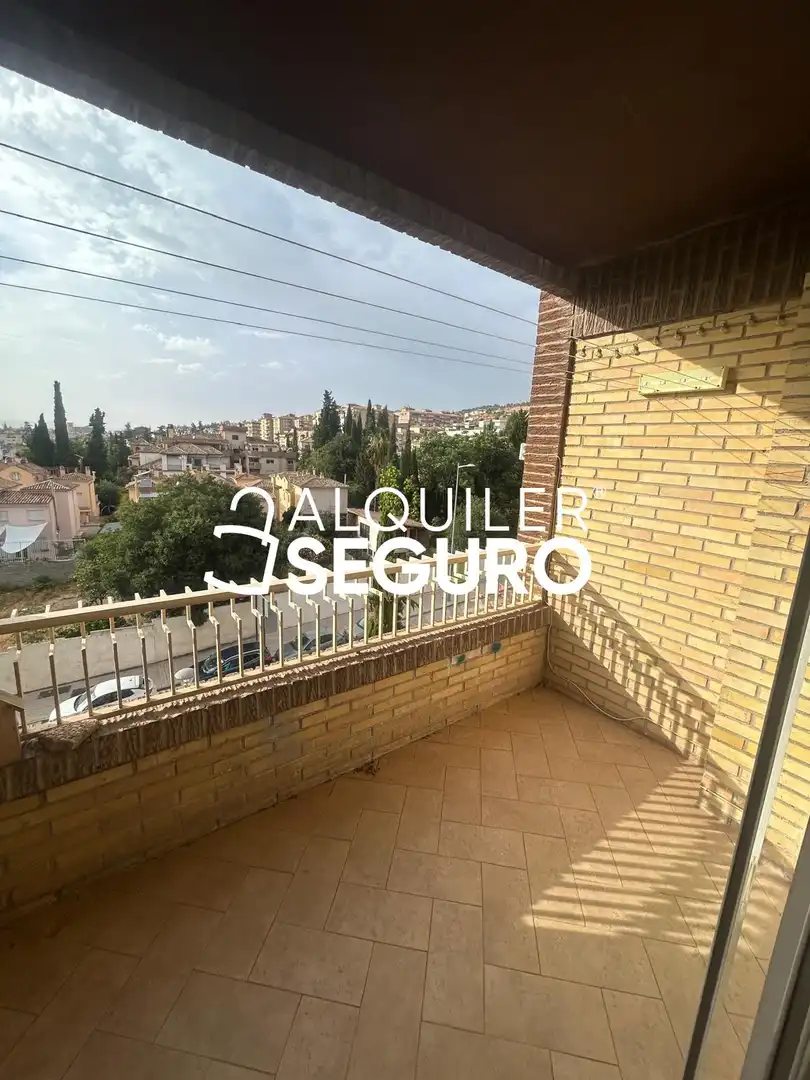 Vista exterior de Pis de lloguer en Granada amb Aire condicionat, Calefacció i Terrassa