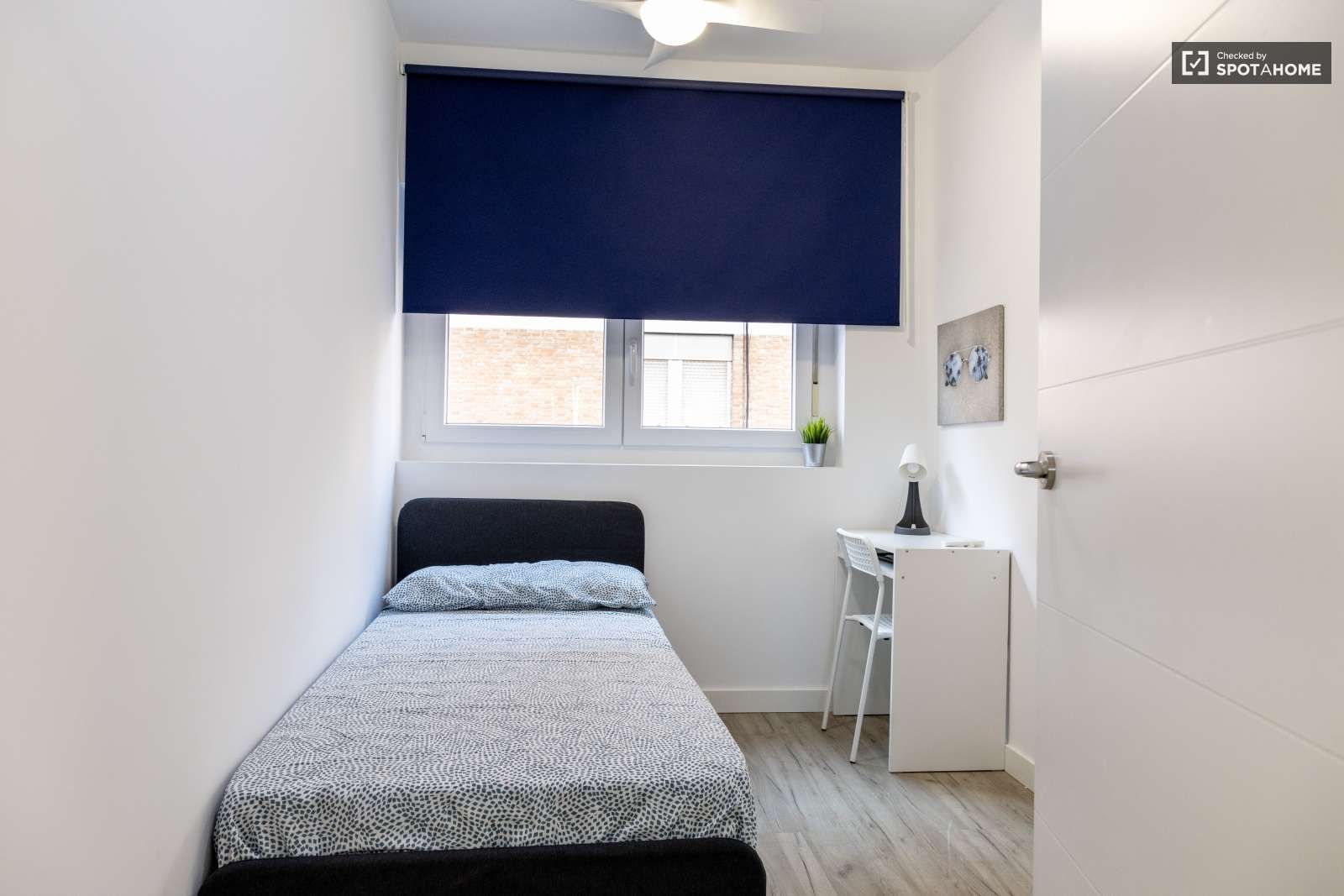 Habitación de Piso para compartir en  Madrid Capital con Aire acondicionado y Terraza