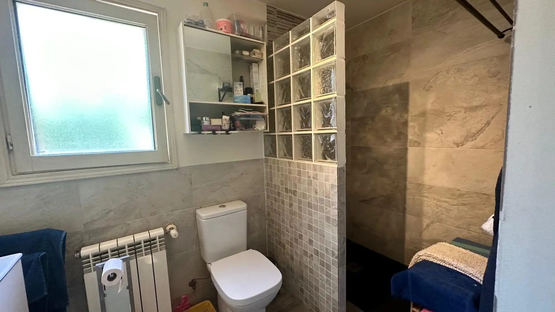 Bany de Casa o xalet en venda en Galapagar amb Aire condicionat, Calefacció i Jardí privat
