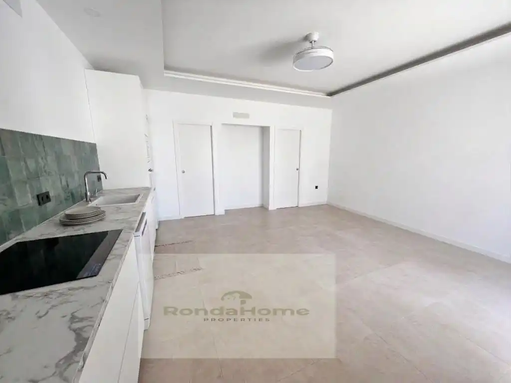 Flat with pool to rent in Carretera Alora, imagen 6