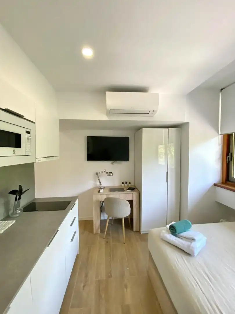 Schlafzimmer von Wohnung zur Miete in Madrid mit Klimaanlage, Heizung und Privatgarten