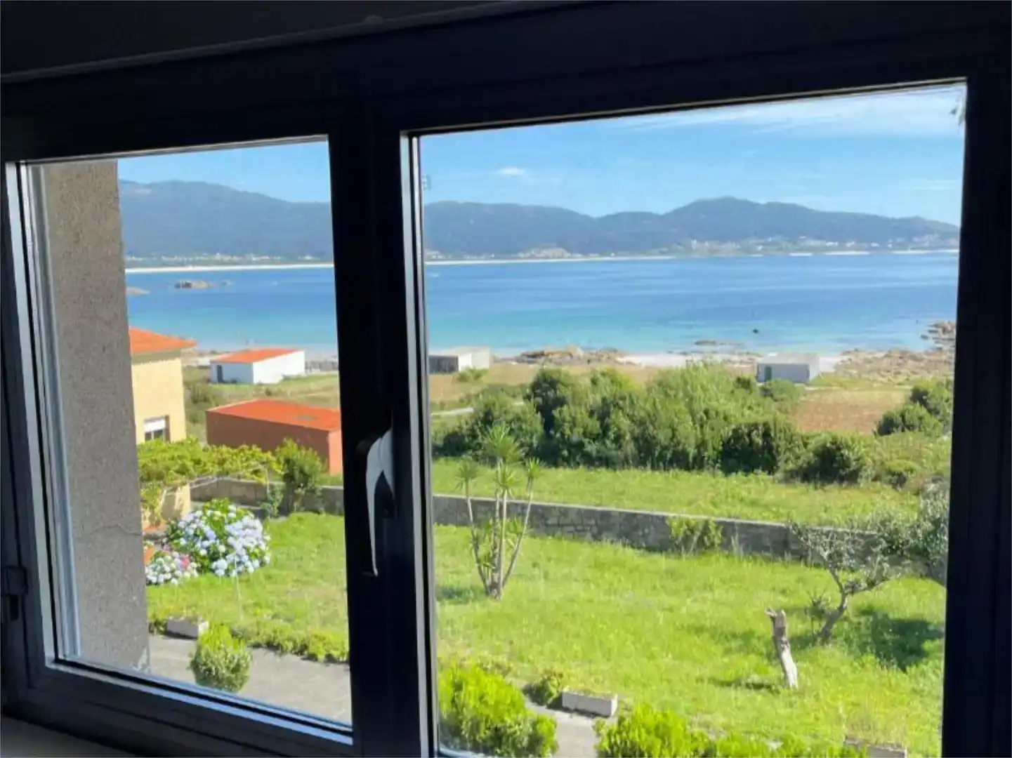 Vista exterior de Piso en venta en Carnota