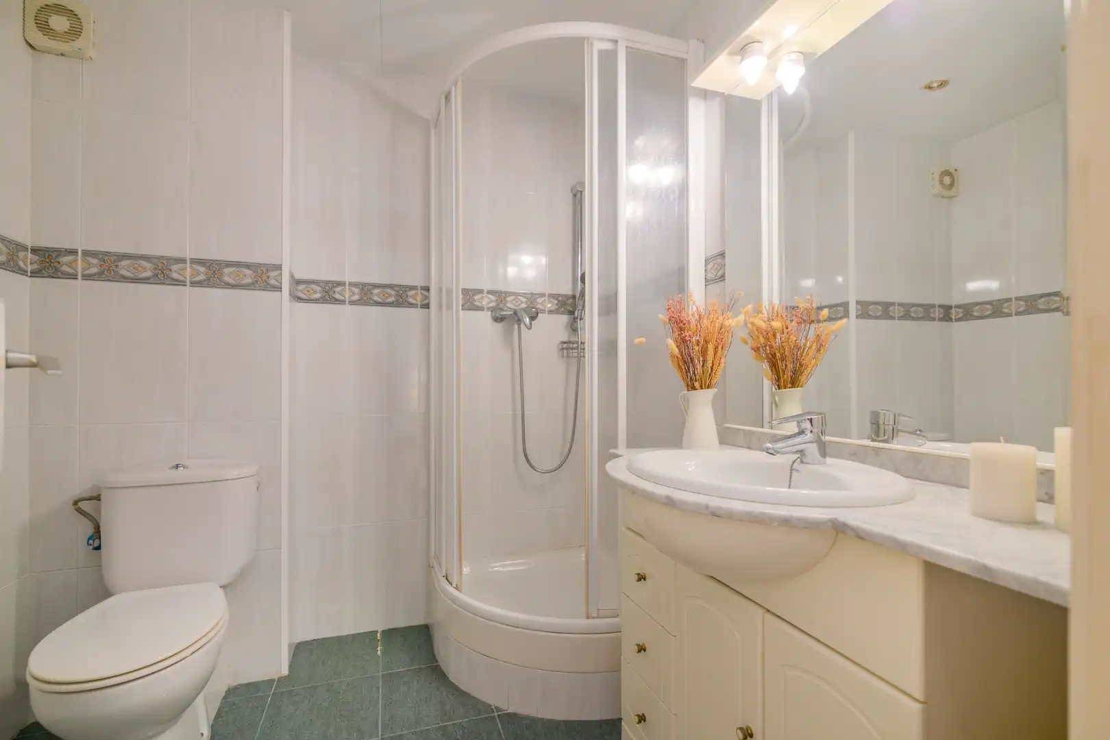 Bathroom of Flat for sale in Manresa  with Heating, Terrace and Oven