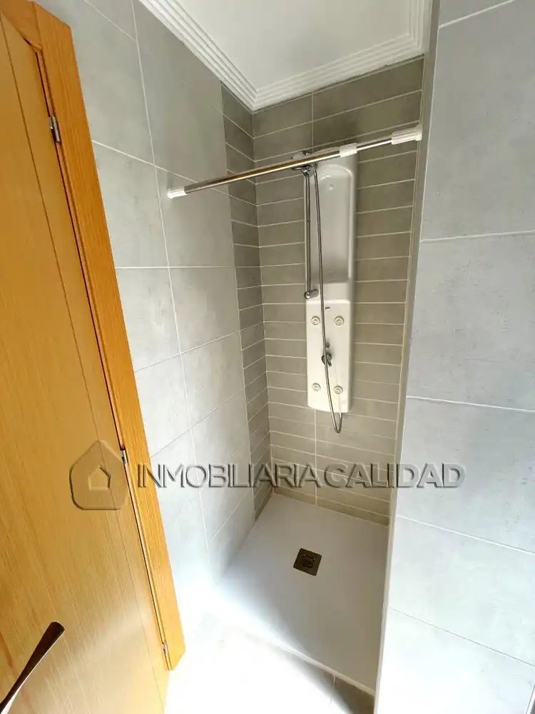Bathroom of Flat for rent in Burgos  with Heating and Furnished