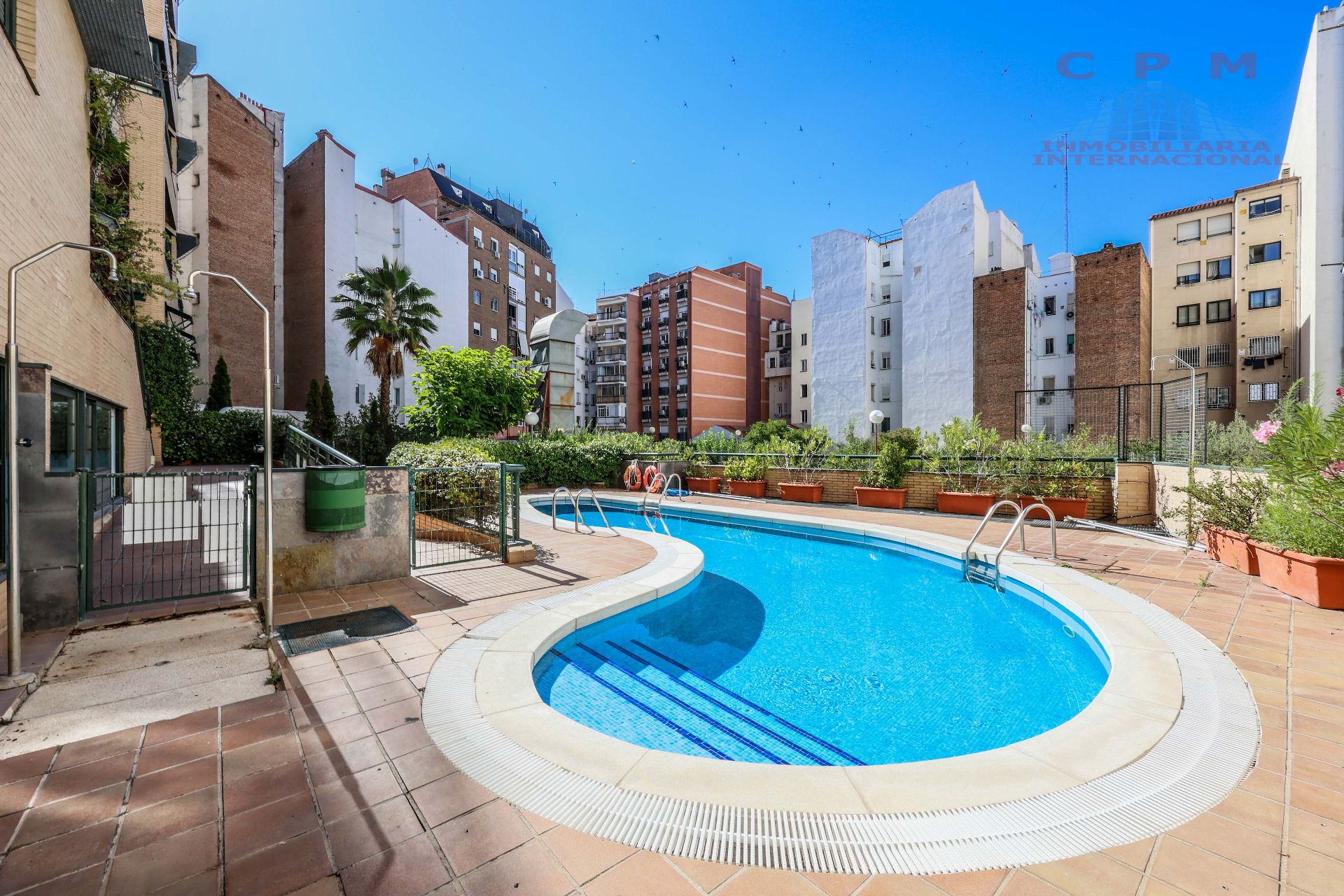 Swimming pool of Duplex to rent in  Madrid Capital  with Air Conditioner, Heating and Parquet flooring