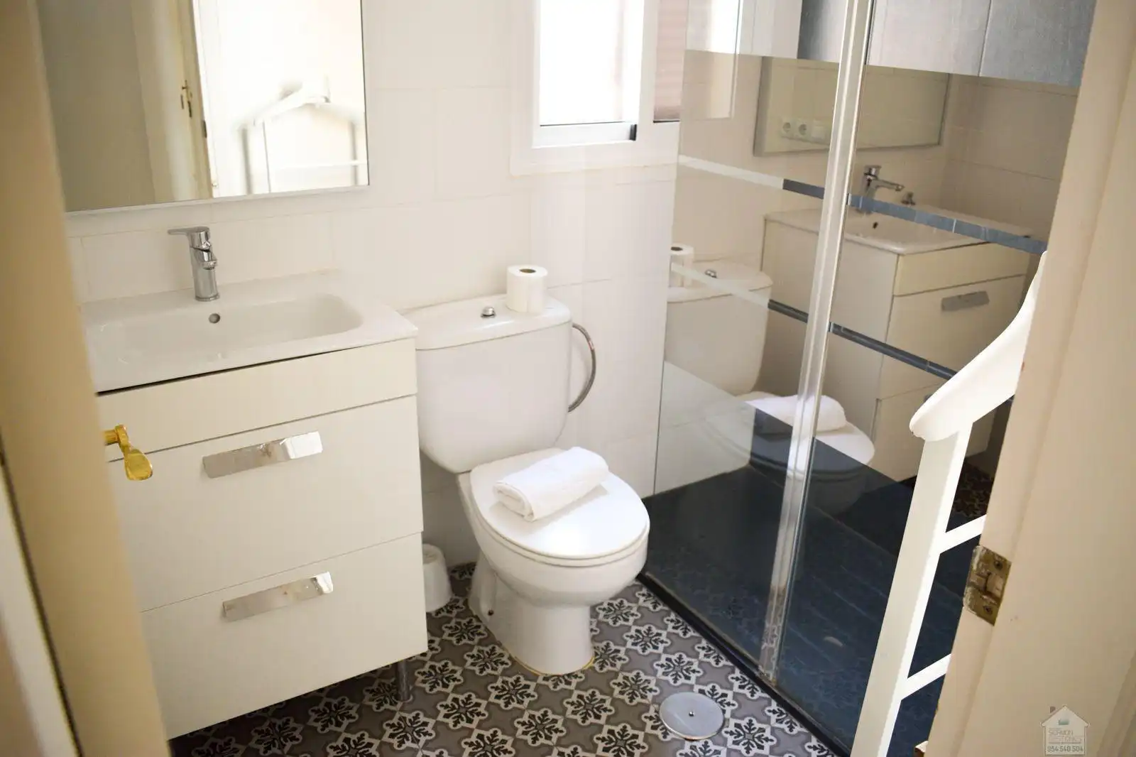 Bathroom of Duplexes for sale in Sevilla  with Air Conditioner and Terrace