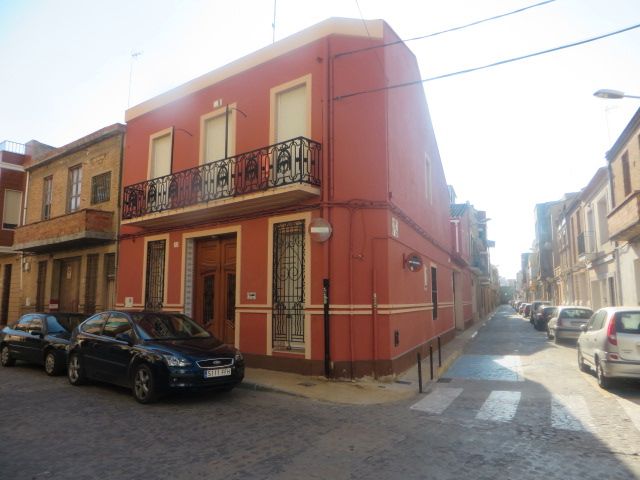 Vista exterior de Casa adosada en venda en Catarroja