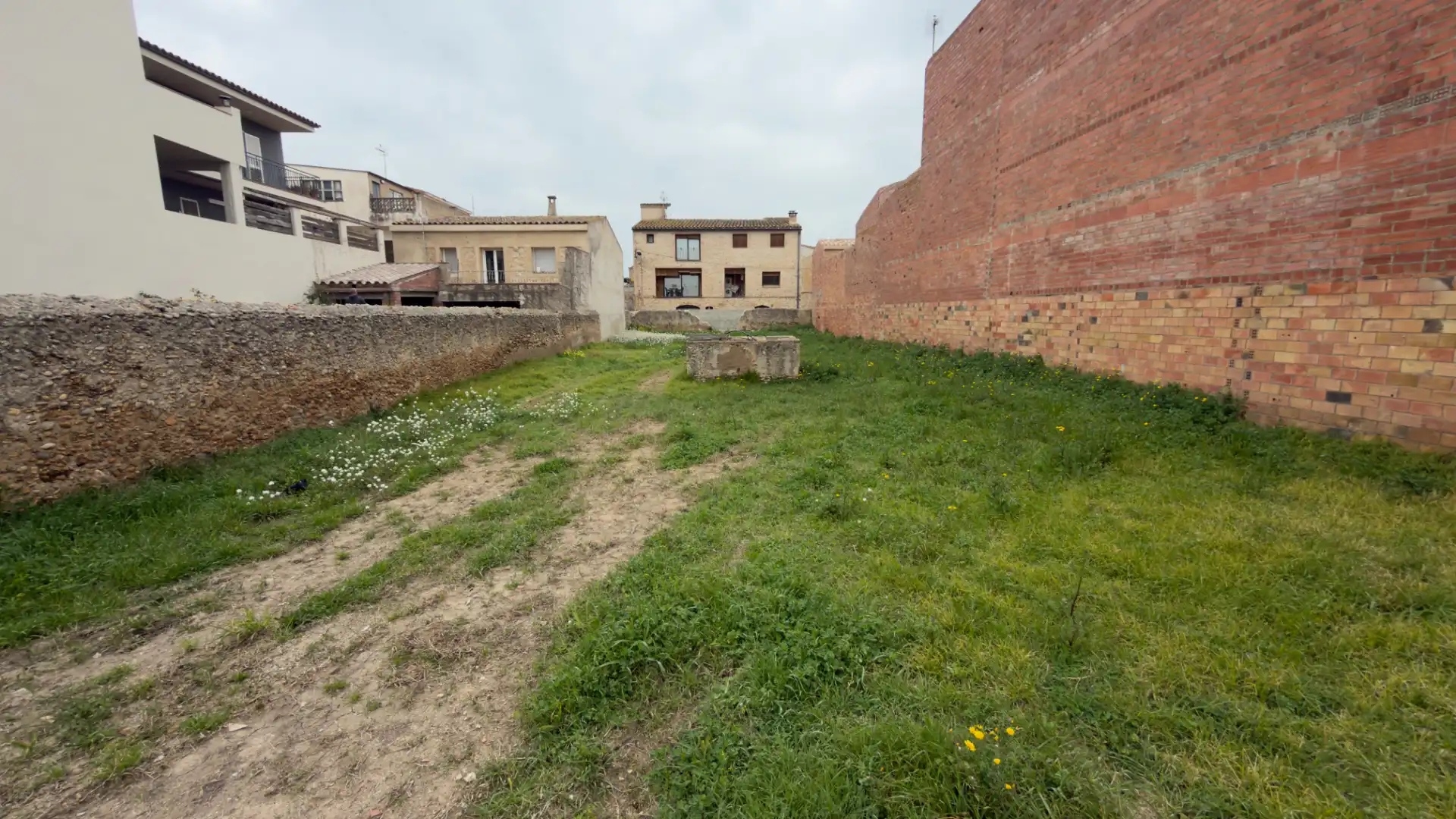 Terreno residencial en venta en Carrer del Canigó, imagen 2