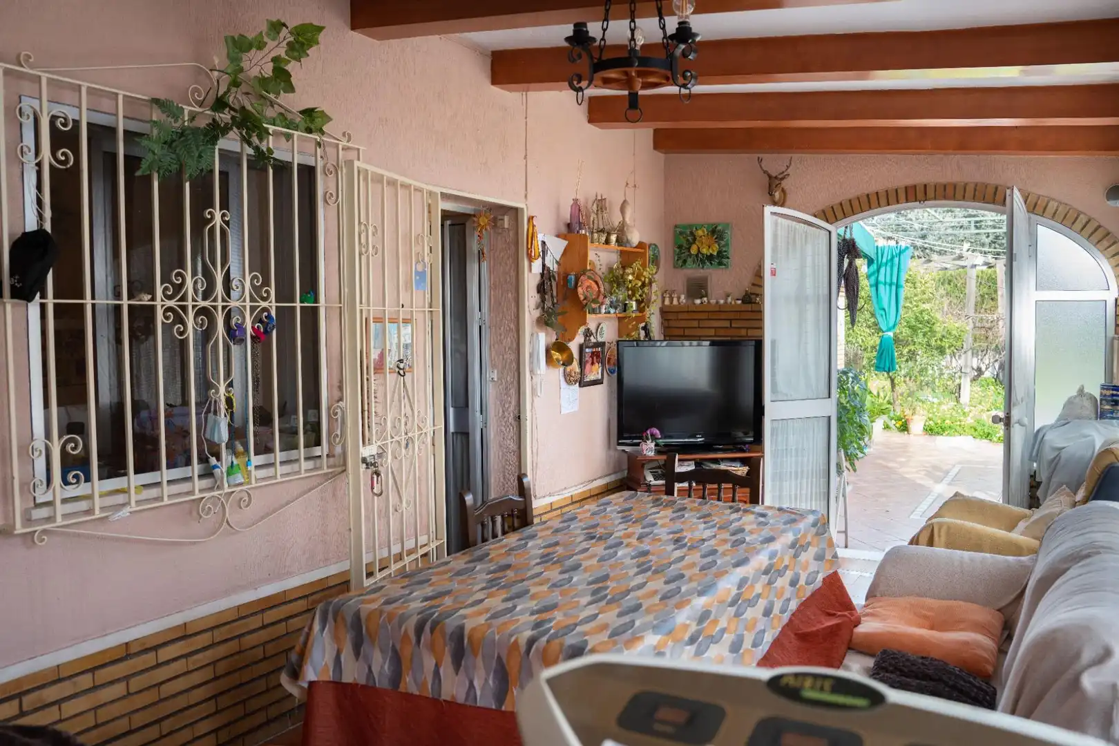 Houses for sale in Gines  with Air Conditioner, Heating and Private garden