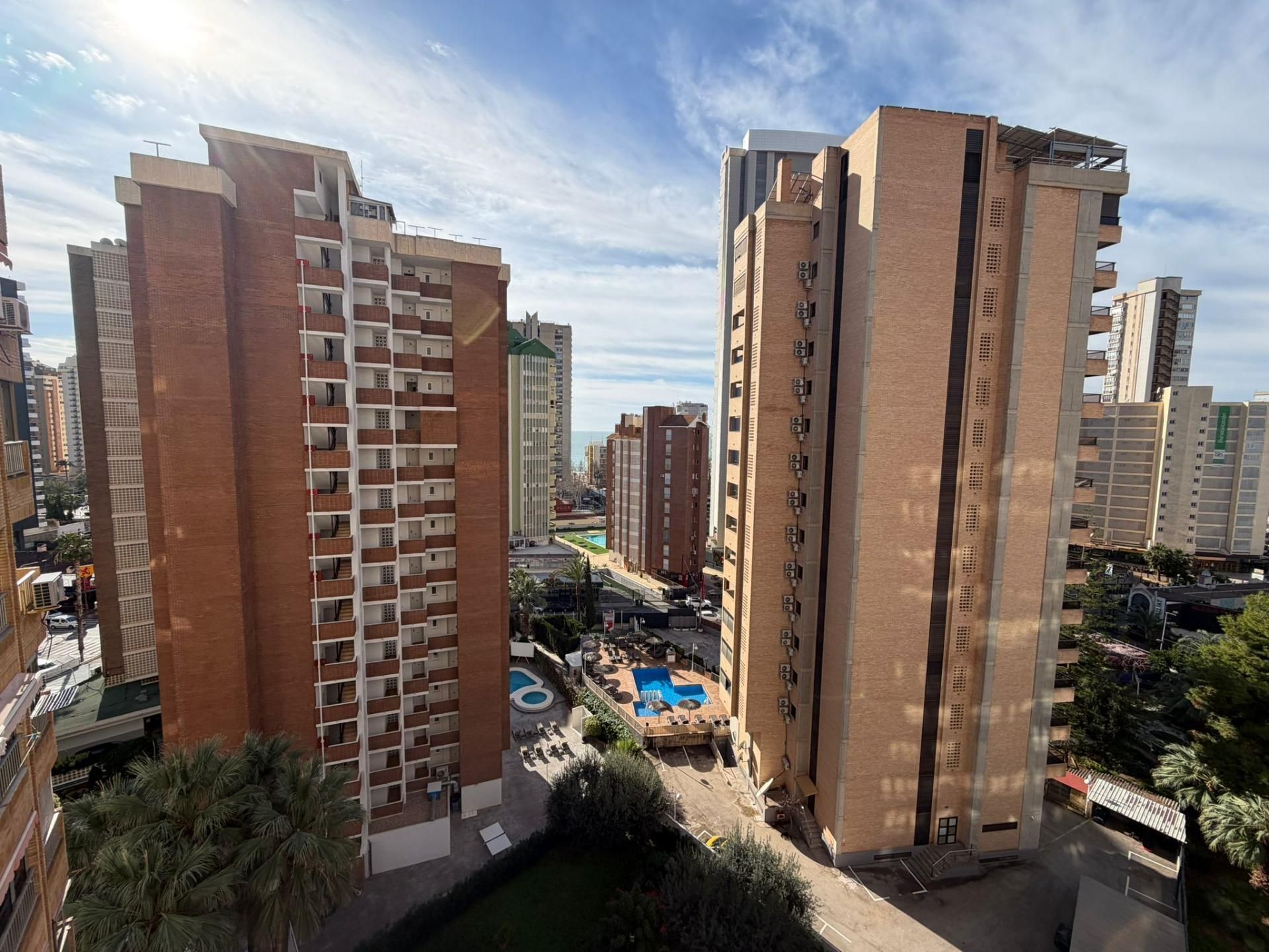 Habitación de Apartamento en venta en Benidorm con Jardín privado, Terraza y Amueblado